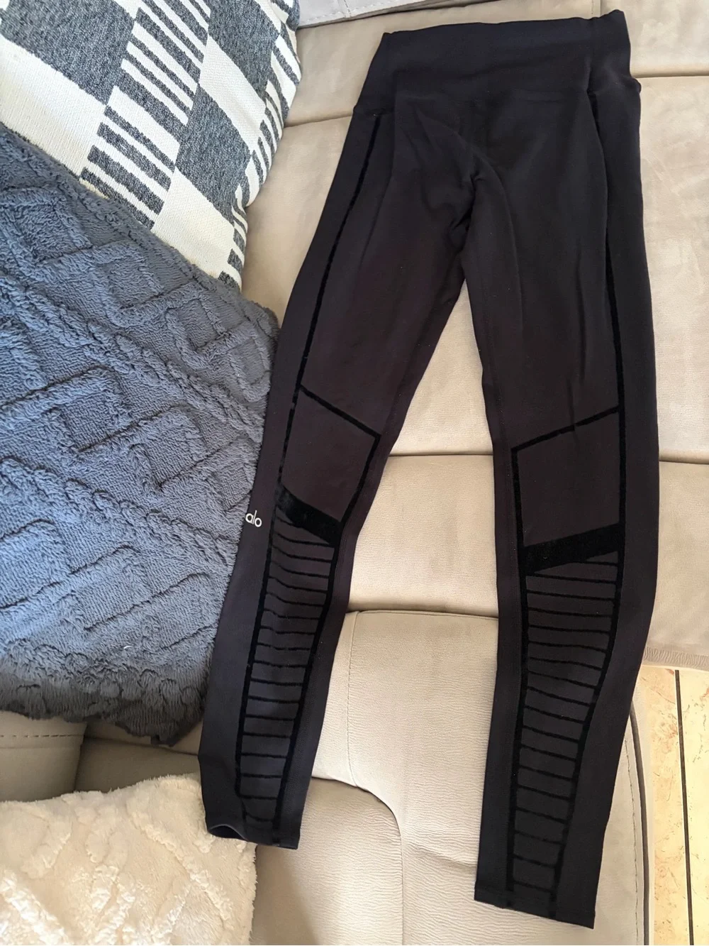 ALO Yoga Black High-Waist Jeggings with Textured Paneling